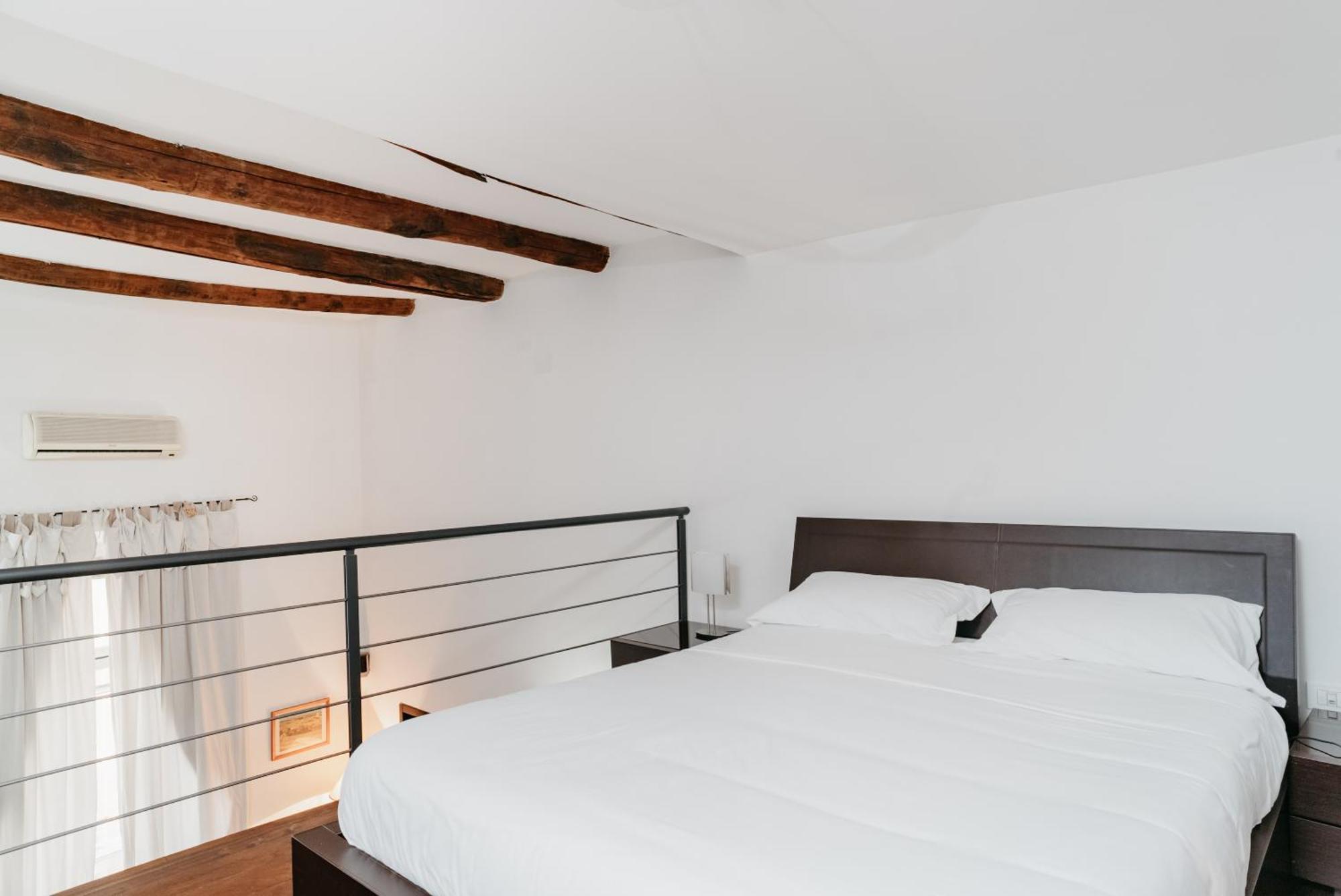 Appartement La Casa Dell' Avvocato - Centro à Naples Extérieur photo