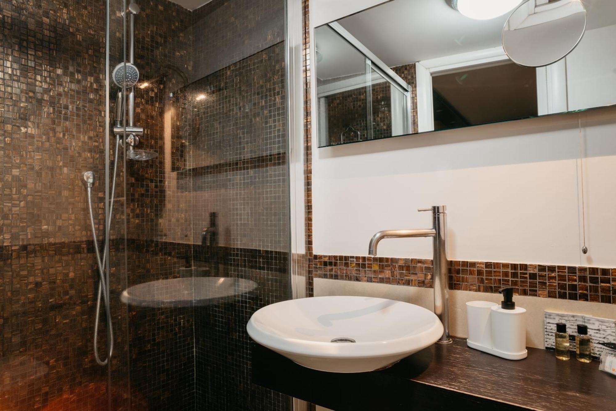 Appartement La Casa Dell' Avvocato - Centro à Naples Extérieur photo